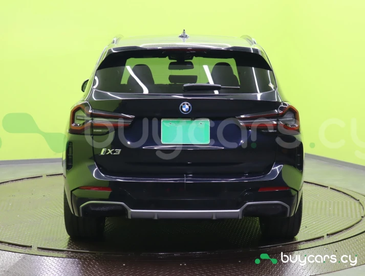 BMW iX3 Черный