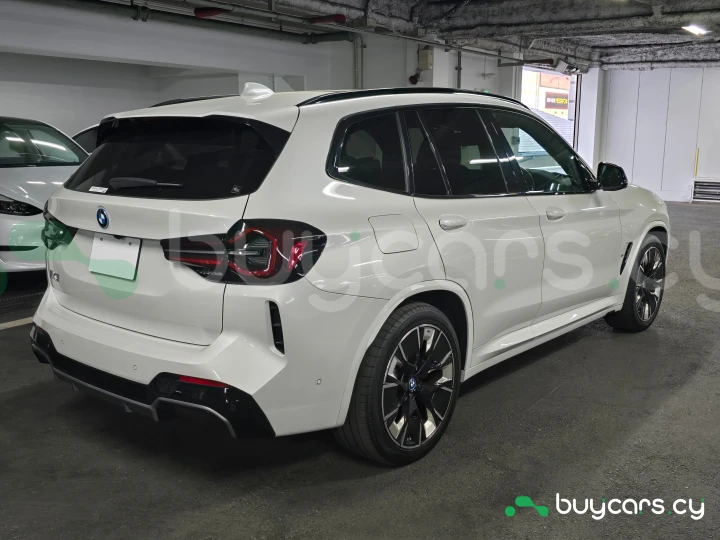 BMW iX3 Белый