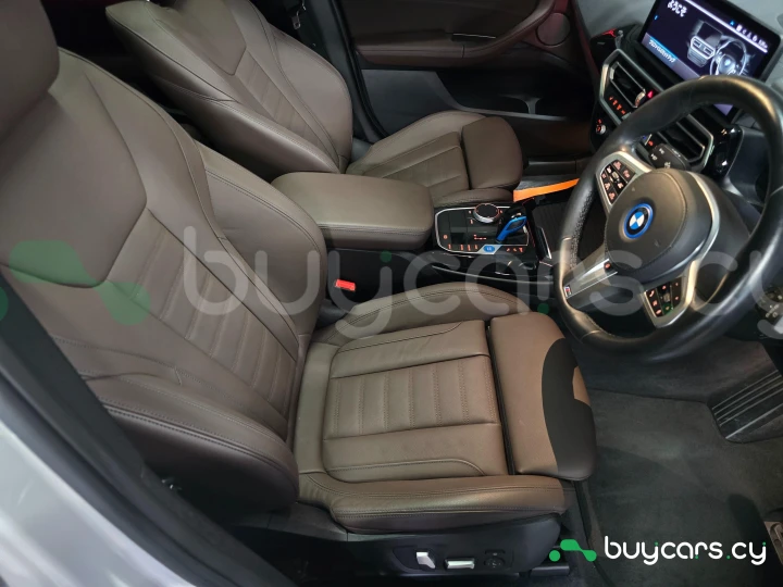 BMW iX3 Белый