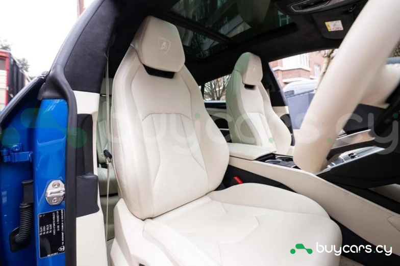 Lamborghini Urus Синий