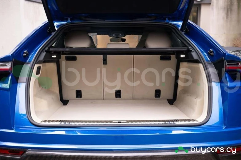 Lamborghini Urus Синий