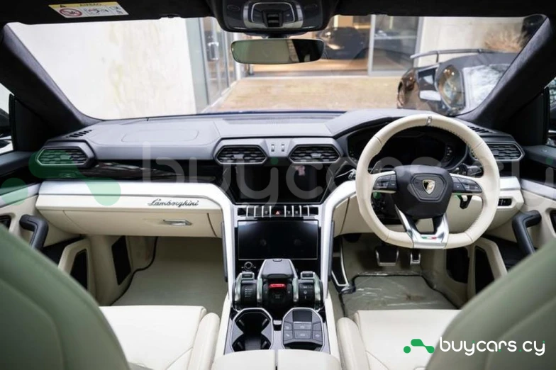 Lamborghini Urus Синий