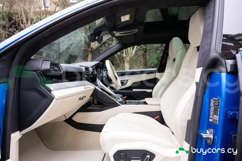 Lamborghini Urus Синий