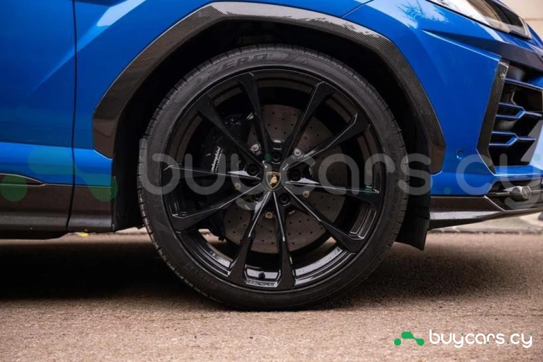 Lamborghini Urus Синий