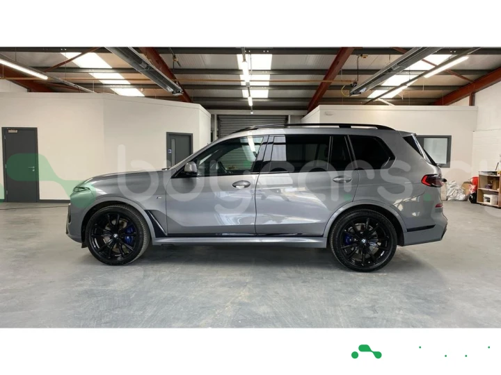 BMW X7 Серый