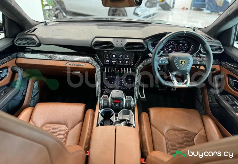 Lamborghini Urus Черный