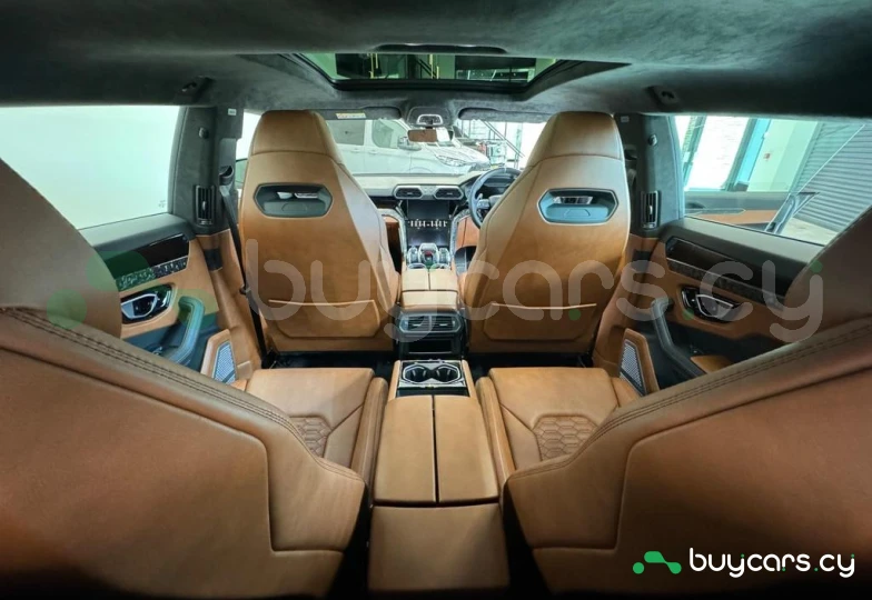 Lamborghini Urus Черный