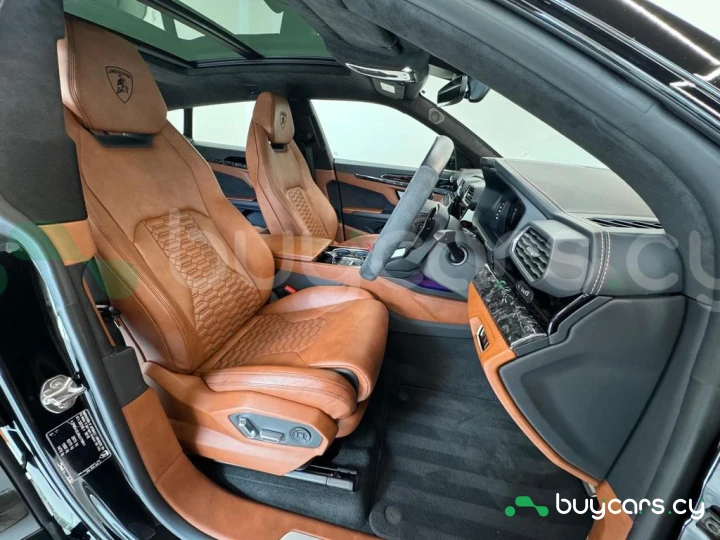 Lamborghini Urus Черный