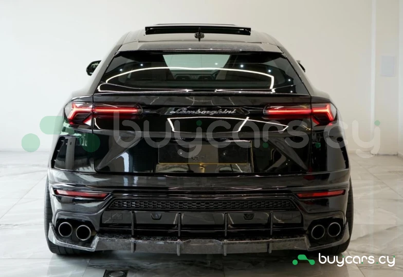 Lamborghini Urus Черный