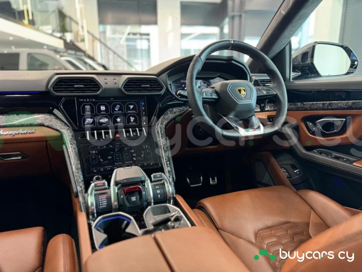 Lamborghini Urus Черный