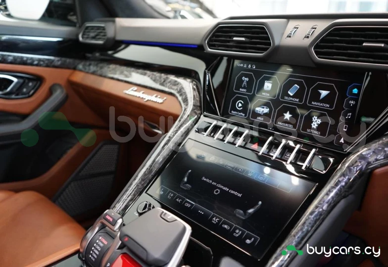 Lamborghini Urus Черный