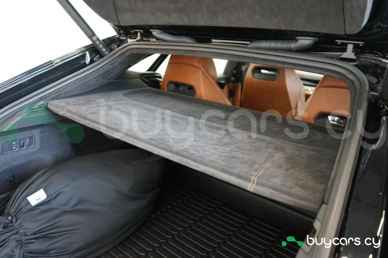 Lamborghini Urus Черный