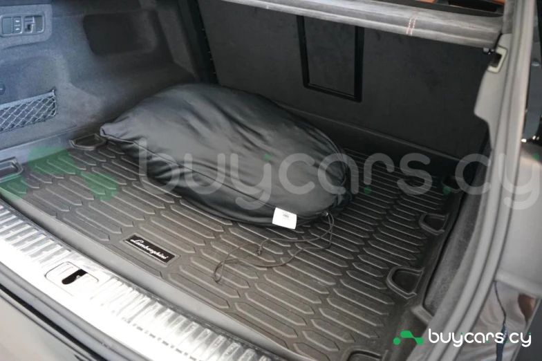 Lamborghini Urus Черный