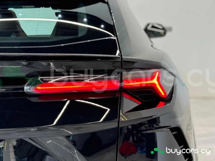 Lamborghini Urus Черный