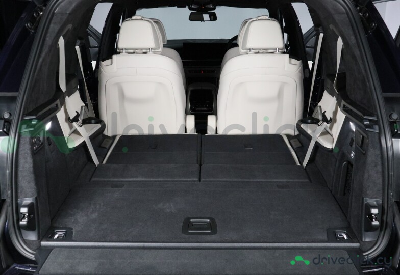 BMW X7 Blue