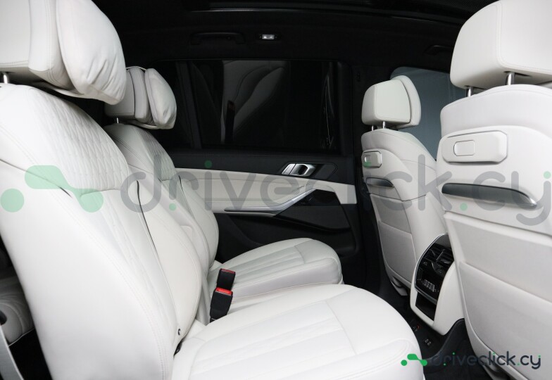 BMW X7 Blue