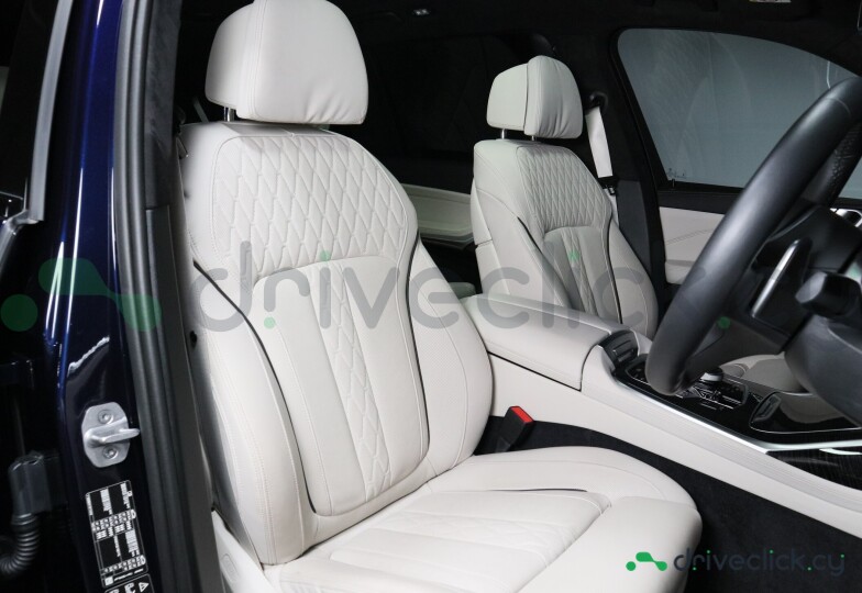 BMW X7 Blue