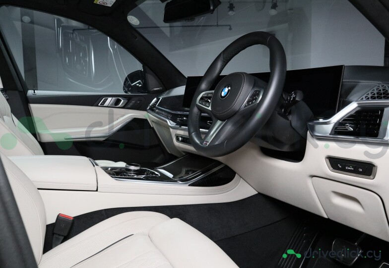 BMW X7 Blue