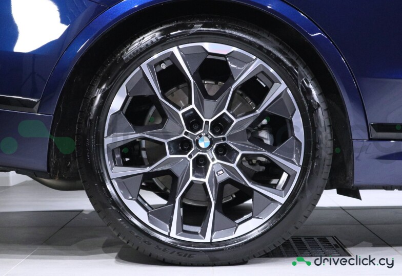 BMW X7 Blue