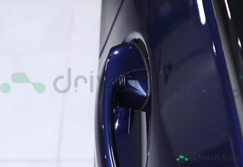 BMW X7 Blue