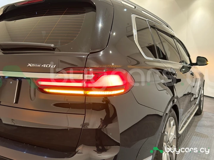 BMW X7 Черный
