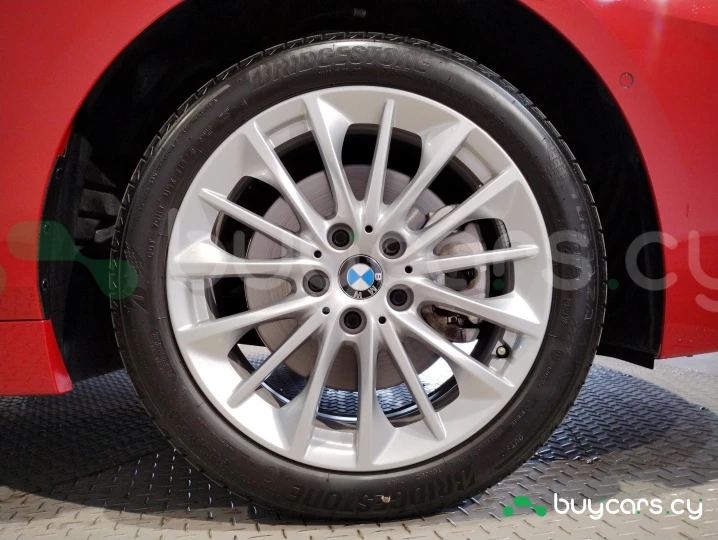 BMW 2 series Красный