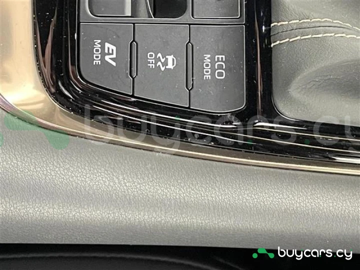 Toyota Alphard White