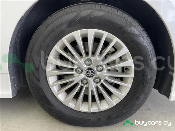 Toyota Alphard White