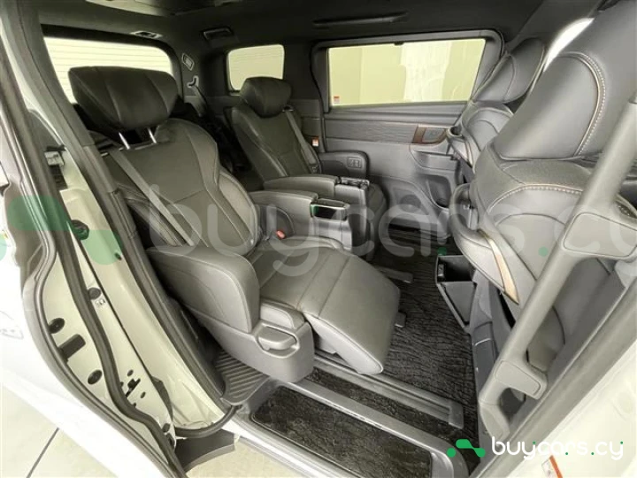 Toyota Alphard White