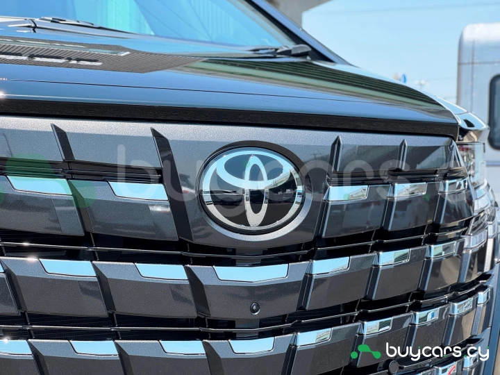 Toyota Alphard Black