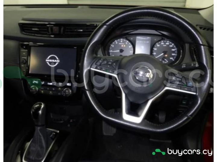 Nissan X-Trail Красный