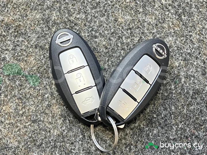 Nissan Skyline Black