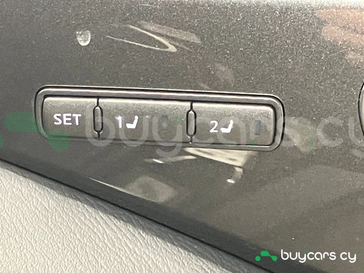 Nissan Skyline Black