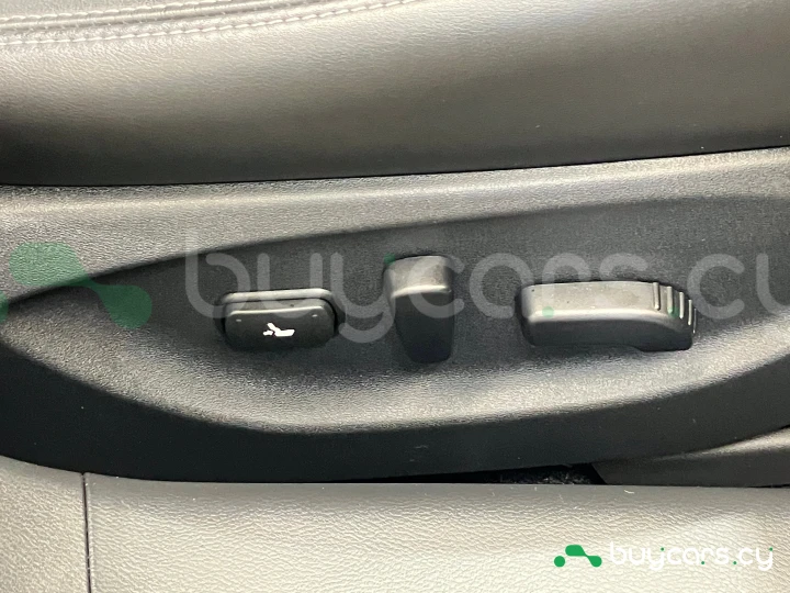 Nissan Skyline Black