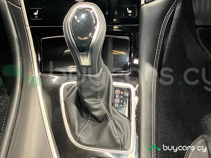 Nissan Skyline Black