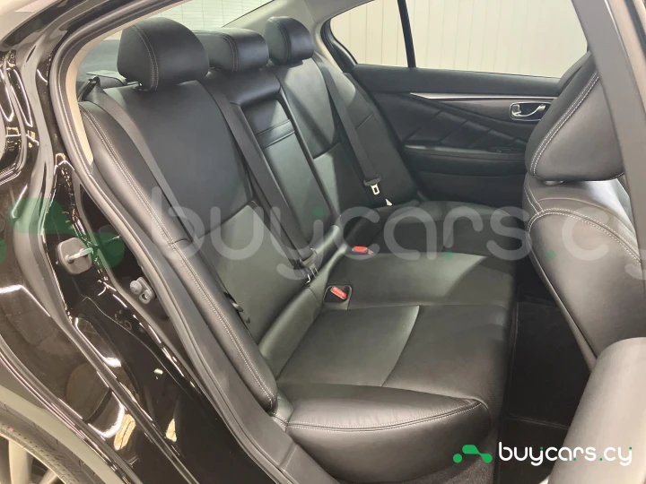 Nissan Skyline Black