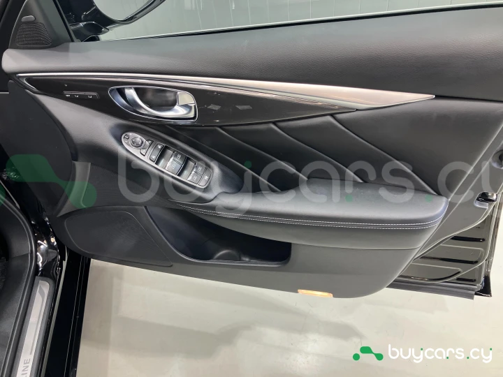 Nissan Skyline Black