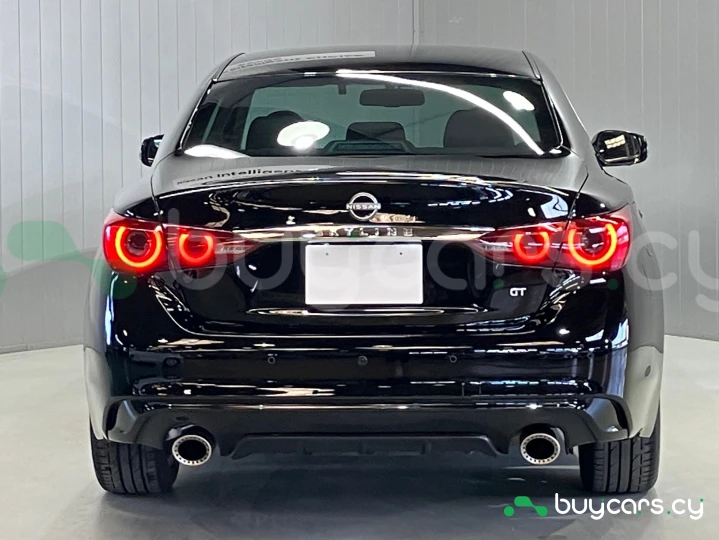 Nissan Skyline Black