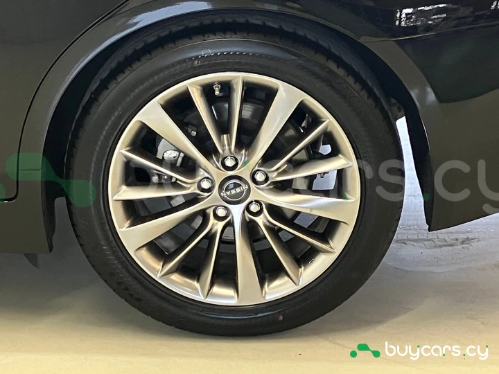 Nissan Skyline Black