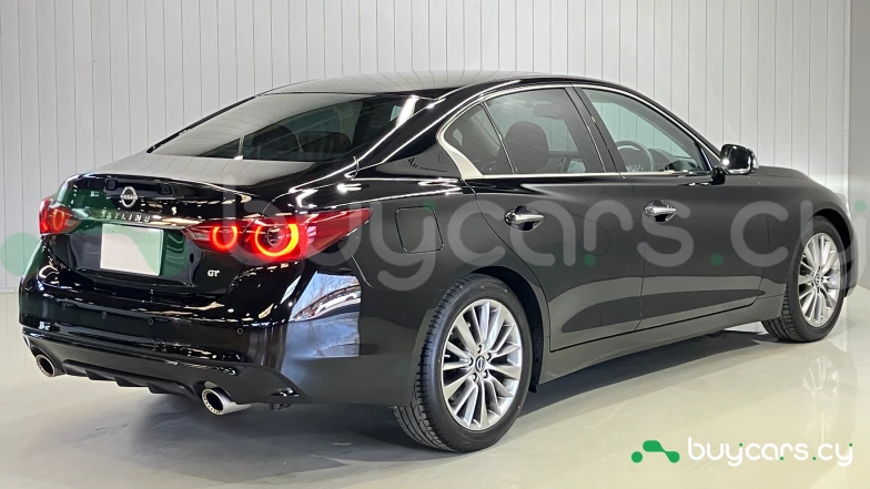 Nissan Skyline Black