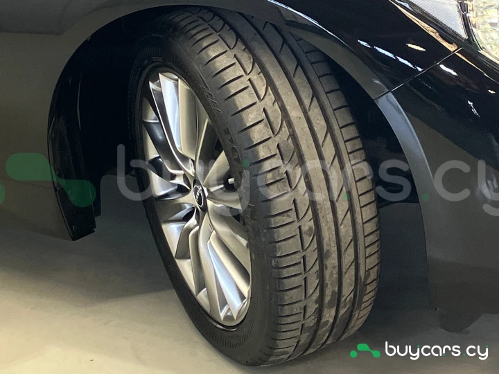 Nissan Skyline Black