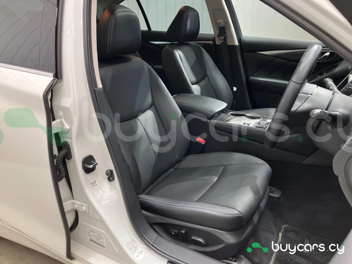 Nissan Skyline Белый