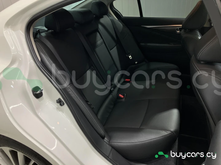 Nissan Skyline Белый