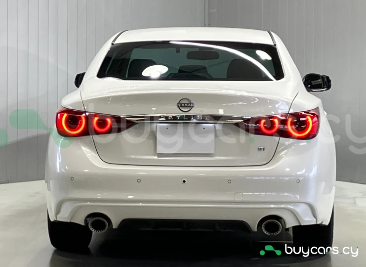 Nissan Skyline Белый