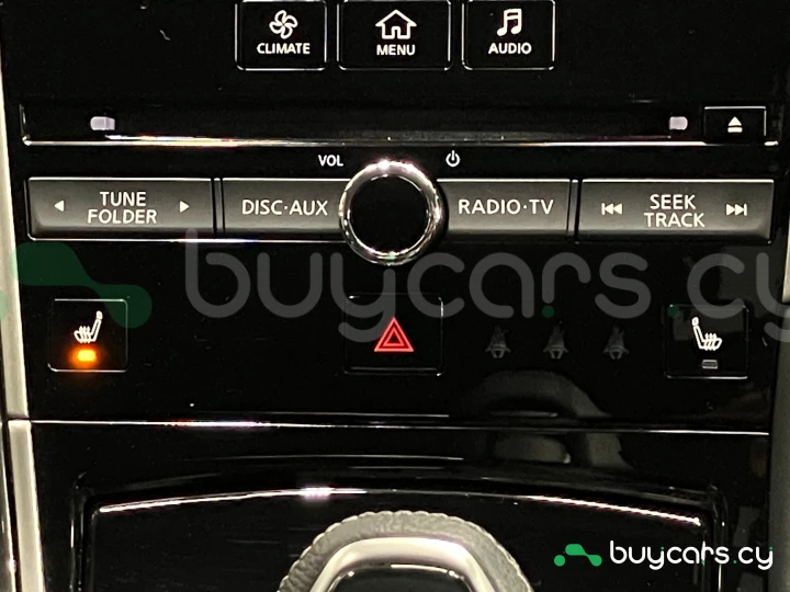 Nissan Skyline Белый