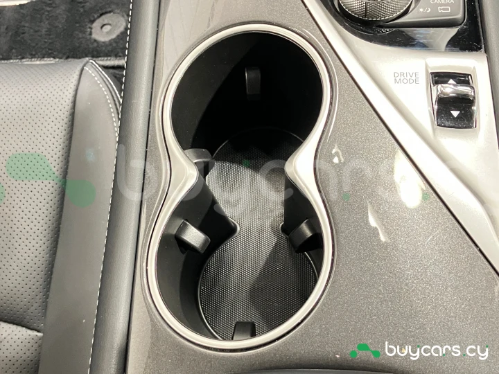 Nissan Skyline Белый