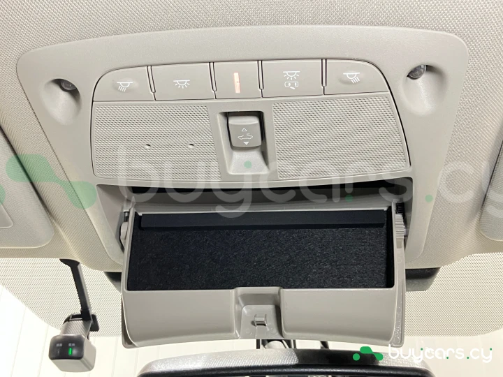 Nissan Skyline Белый