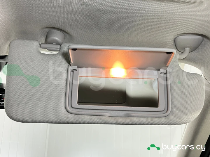 Nissan Skyline Белый