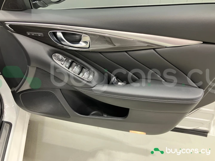 Nissan Skyline Белый