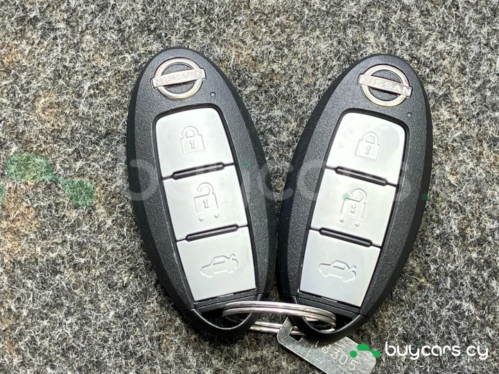 Nissan Skyline Белый